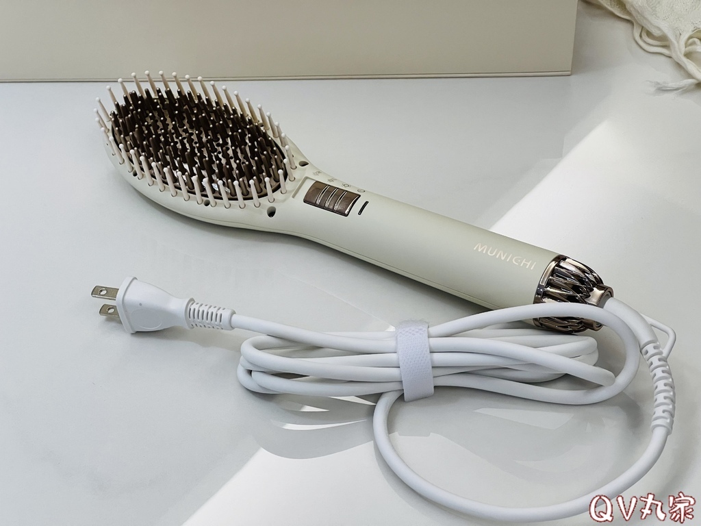 「電器。開箱」MUNICHI 沐尼黑，溫感空氣熱風梳，梳子＆