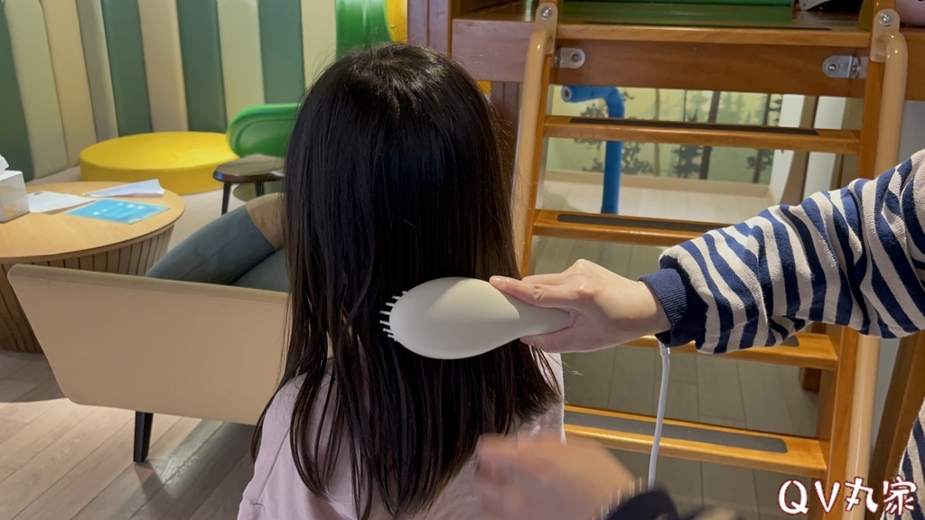 「電器。開箱」MUNICHI 沐尼黑，溫感空氣熱風梳，梳子＆