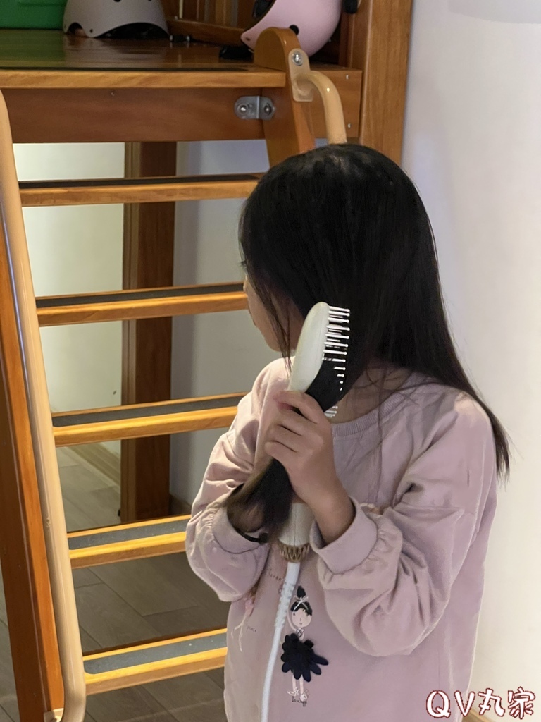 「電器。開箱」MUNICHI 沐尼黑，溫感空氣熱風梳，梳子＆