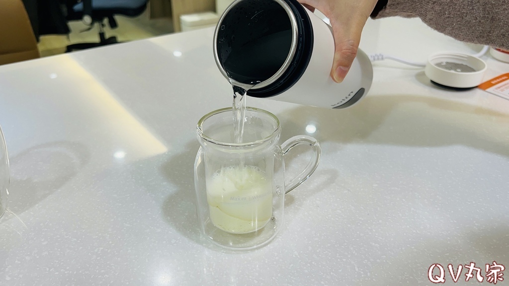 「家電。開箱」Kolin歌林 480ML旅行電熱水杯快煮杯K