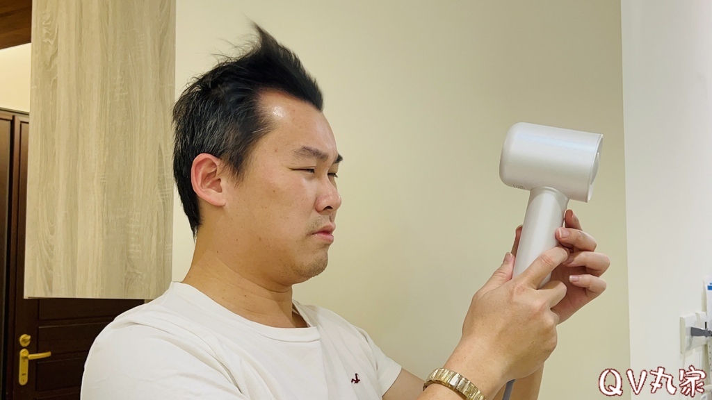 「小家電。開箱」Kinyo 勁風負離子無刷吹風機KH-968