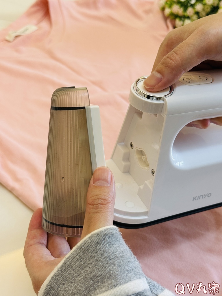 「電器。開箱」Kinyo 二合一兩用蒸氣熨斗HMH-8433
