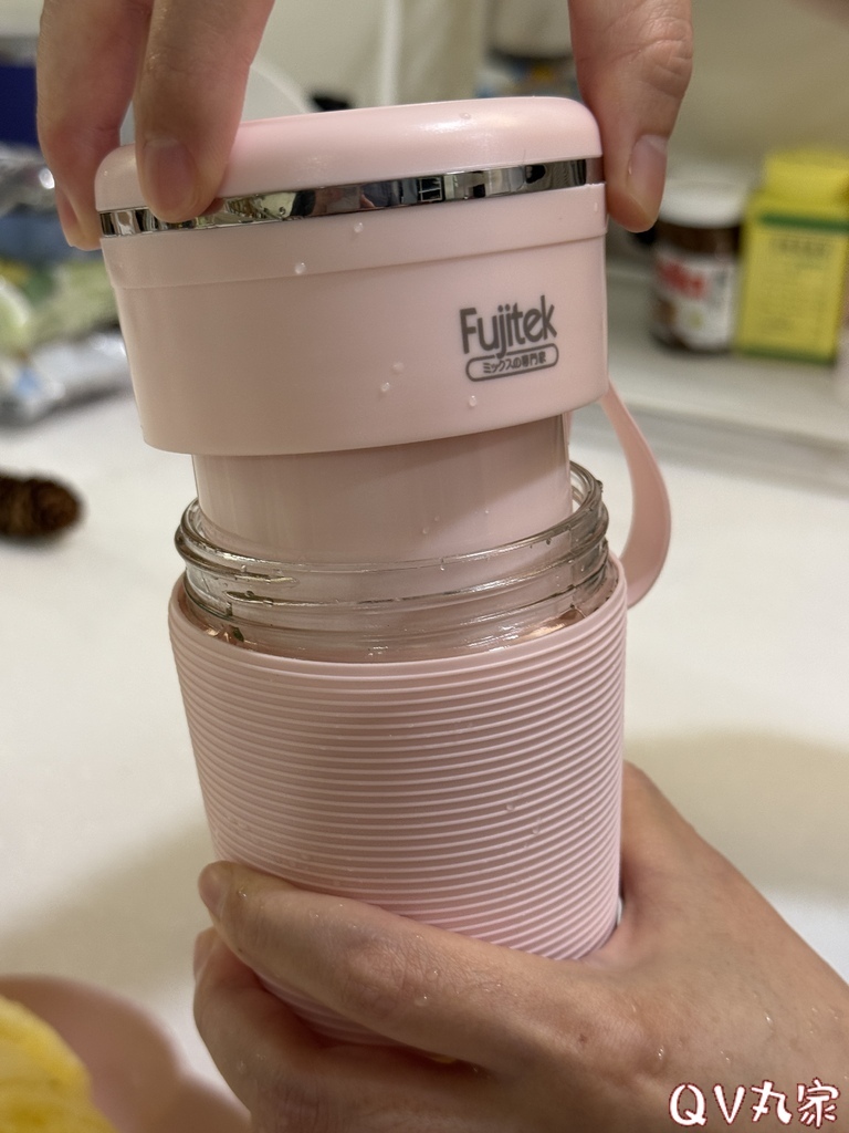 「家電。開箱」Fujitek富士電通 無線玻璃隨行果汁機FT