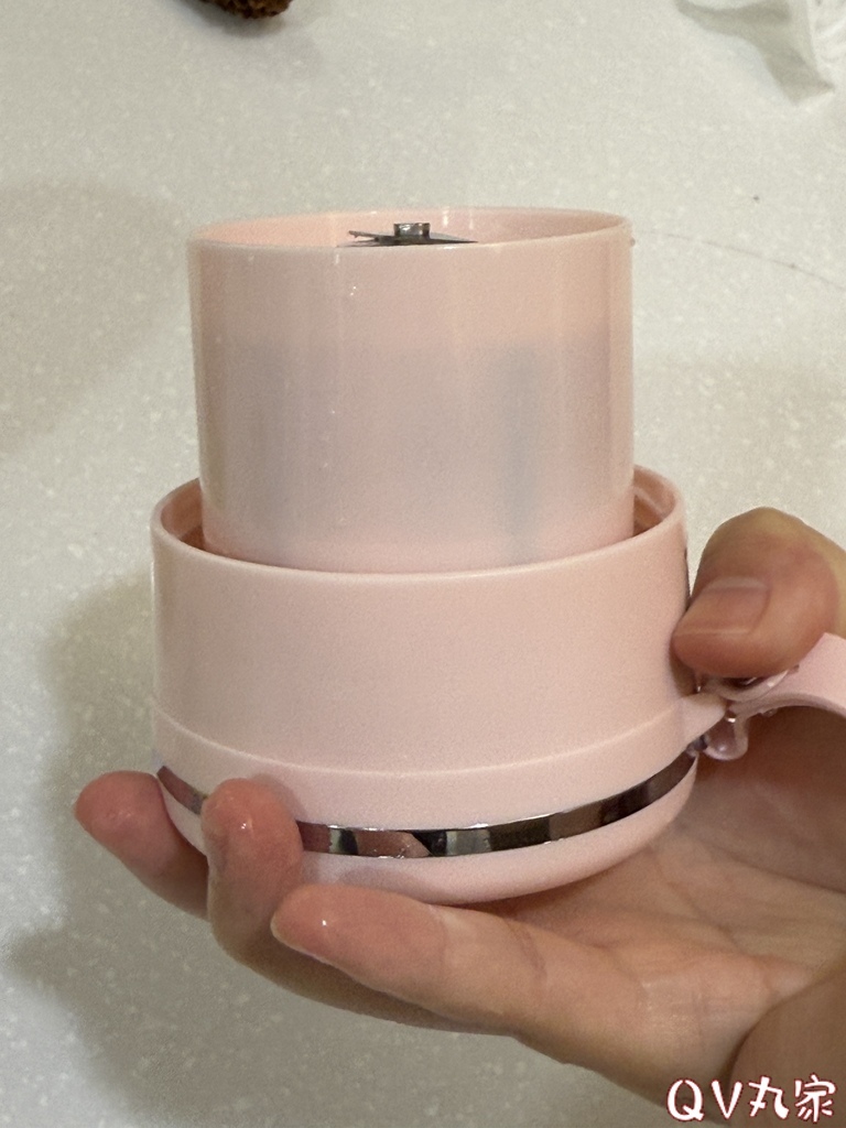 「家電。開箱」Fujitek富士電通 無線玻璃隨行果汁機FT