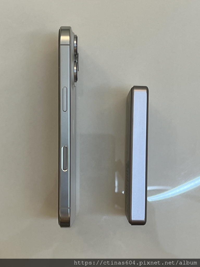 【開箱】KINYO 2 in 1 薄型大容量磁吸行動電源 p