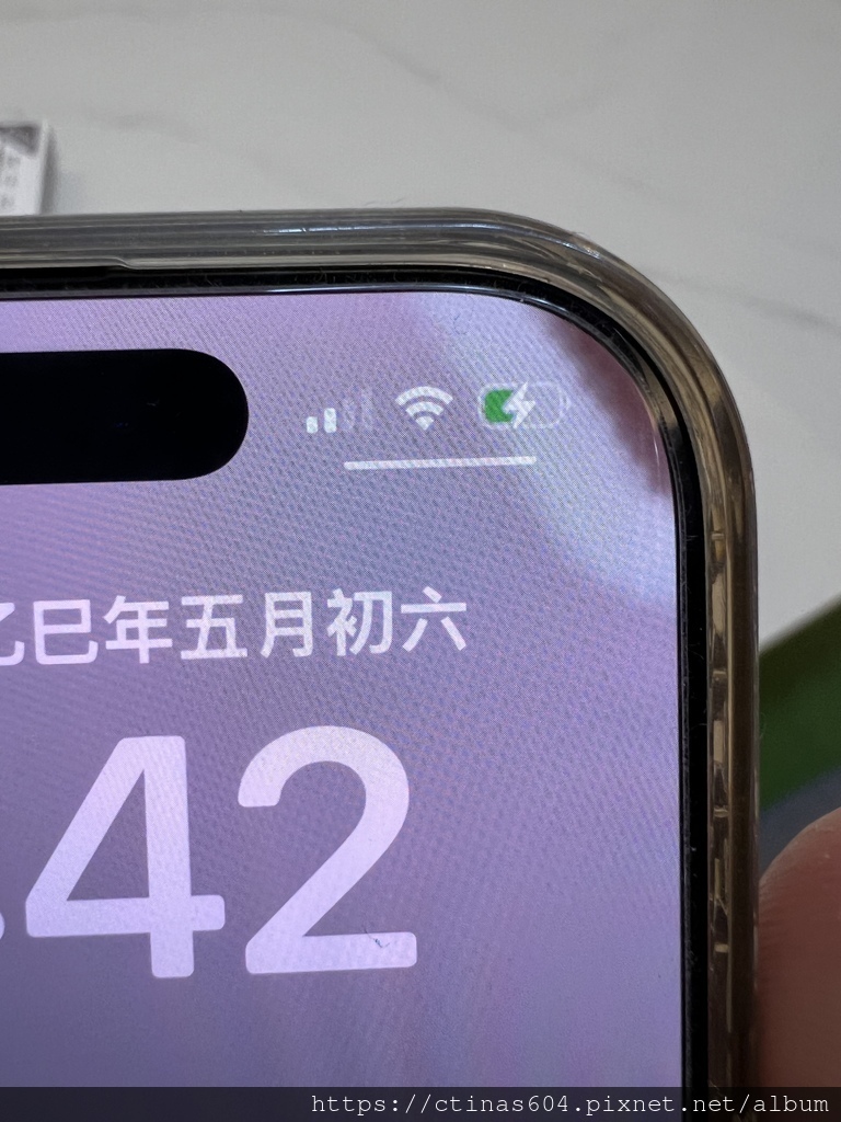【開箱】KINYO 2 in 1 薄型大容量磁吸行動電源 p