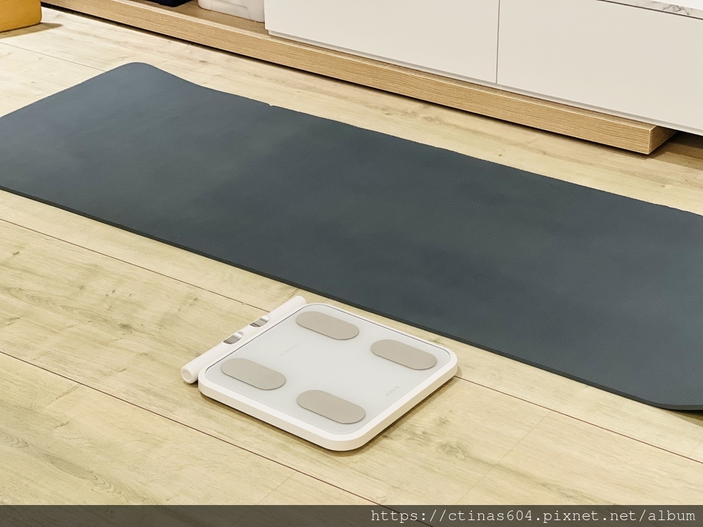 「小家電。開箱」KINYO八電極智能體脂計DS-7388，體