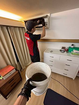 LINE_ALBUM_827床墊清潔除塵蟎+冷氣保養_251029_1.jpg