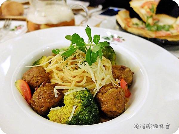 玫瑰園餐點麵2.JPG