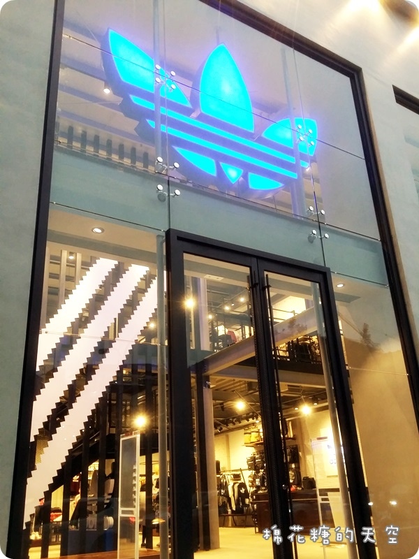 台中購物 鞋迷們注意啦 Adidas Originals台中公益經典門市要開幕囉 12 16全台最大originals就在台中公益路上喔 熱血台中