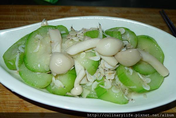 美白菇絲瓜 美白菇絲瓜