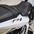 YAMAHA_FZ1白雙層鍍膜護理台中洗機車 洗重機