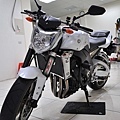 YAMAHA_FZ1白雙層鍍膜護理台中洗機車 洗重機