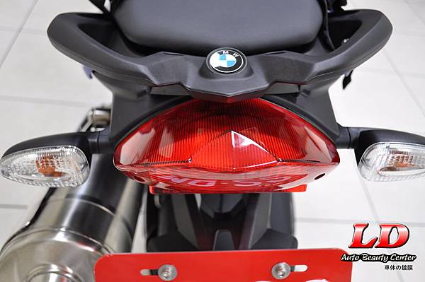 BMW800R 基礎護理 時效性鍍膜 LD汽車美容台中洗機車 洗重機