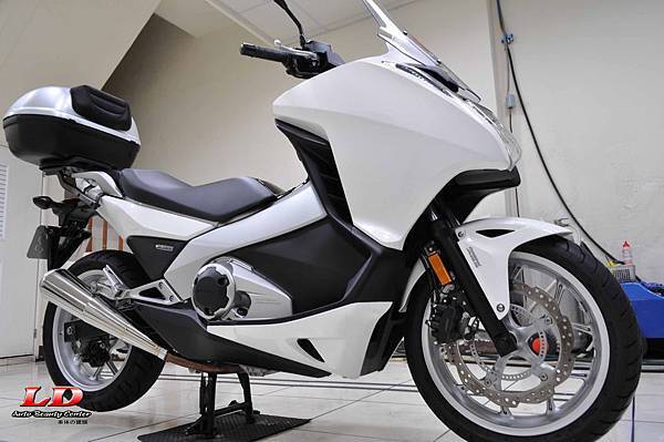 HONDA_NC700_INTEGRA_日本硬化鍍膜_風鏡刮傷修復_LD汽車美容