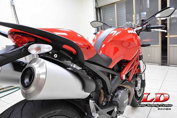 台中洗重機 LD汽車美容_DUCATI796紅硬化鍍膜_