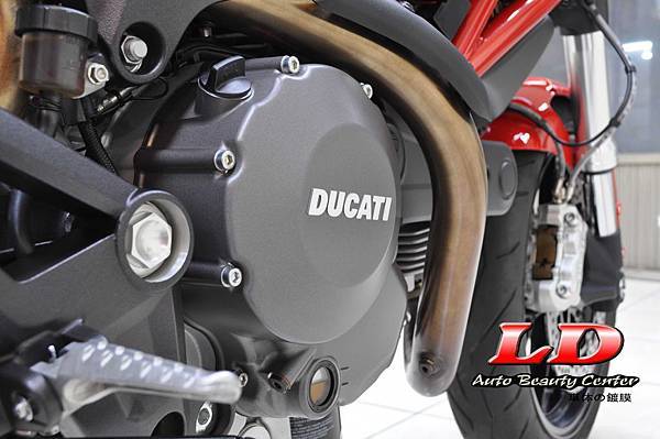 台中洗重機 LD汽車美容_DUCATI796紅硬化鍍膜_