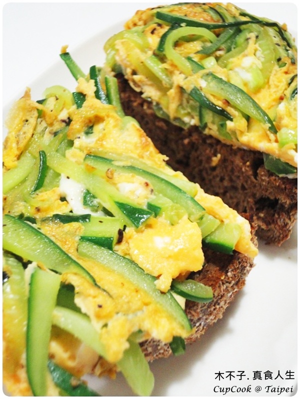 cucumber egg toast recipe