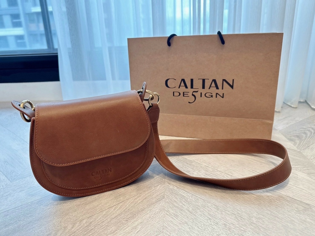 LINE_ALBUM_CALTAN 扣式簡約馬鞍包_231112_4.jpg