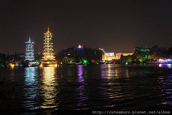 夜船遊四湖