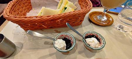 [食記] 東京 AROMA咖啡館八重洲地下街