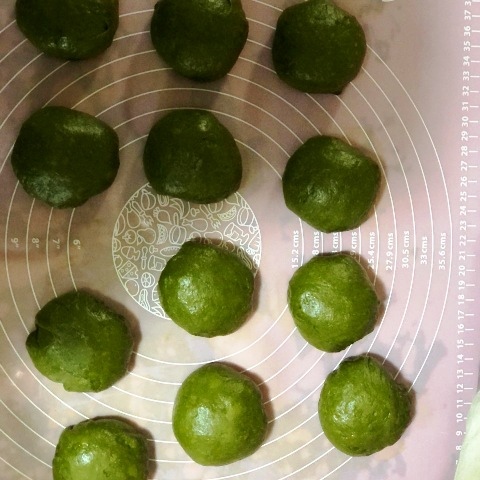 [食譜] 不加一滴水的抹茶餐包(老麵配方)