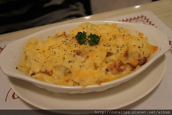 白醬蘑菇培根焗飯