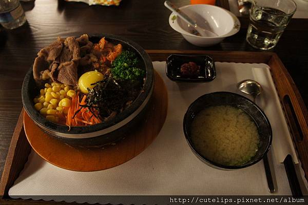 韓式豬肉石鍋拌飯