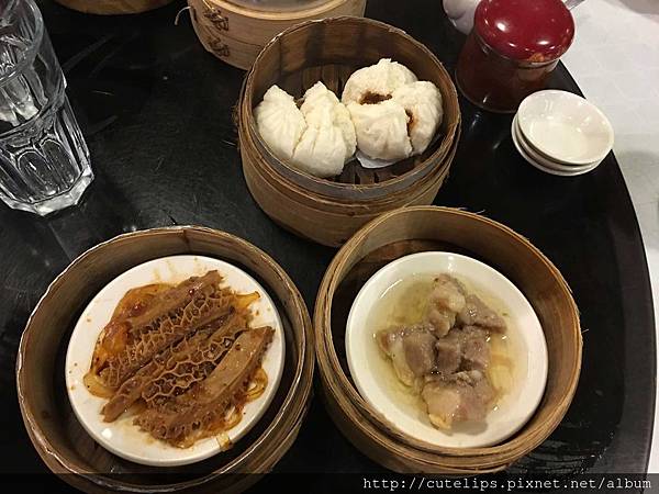 蜜汁叉燒包、牛肚&蒸排骨105/2/29 蜜汁叉燒包、牛肚&蒸排骨105/2/29