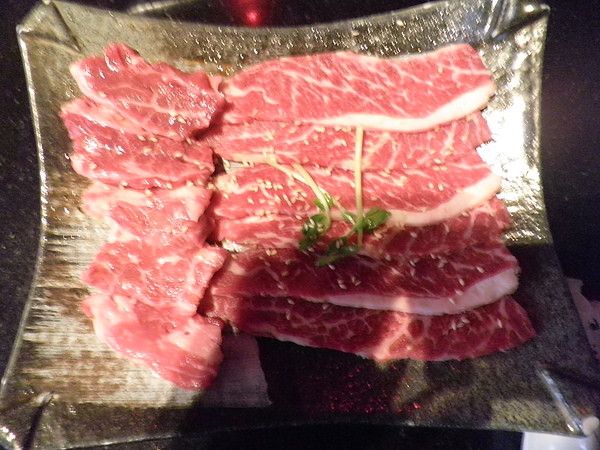 牛肉盤(霜降牛肉+厚切牛肉)