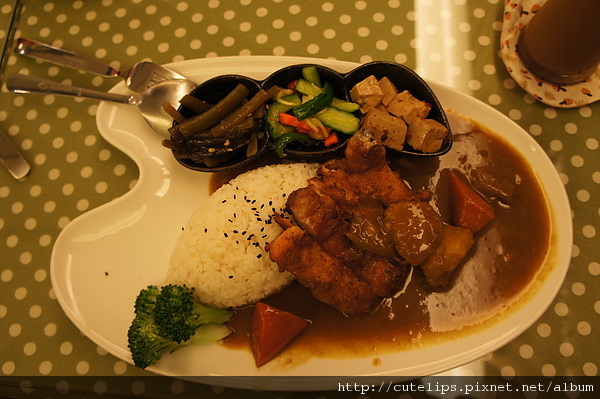 香煎雞腿佐咖哩飯