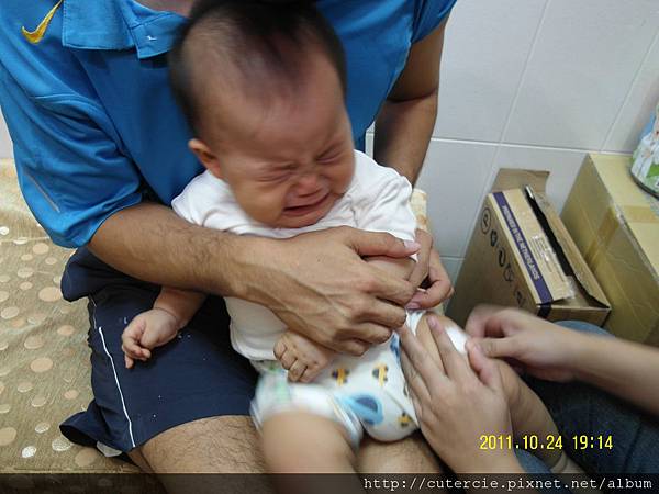 20111024打流感疫苗 (8).JPG