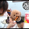 20110223-Irene阿姨又給我買新零食了~好香喔!