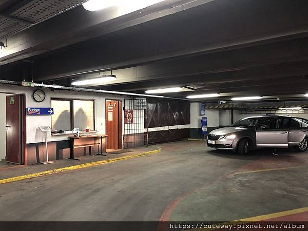 budget租車_停車場office.JPG