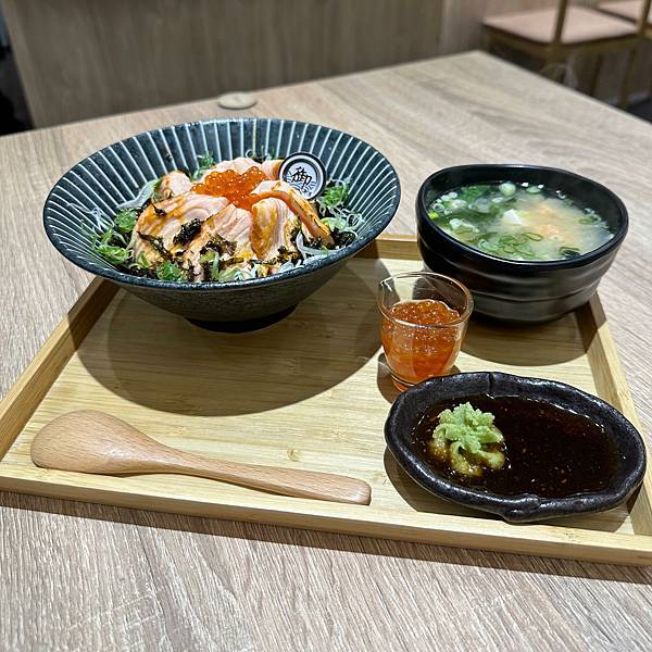 御壽屋29熔岩鮭魚丼_1.jpg 御壽屋29熔岩鮭魚丼_1.jpg