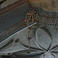 這些骨頭裝飾都是用1870年以後的人骨