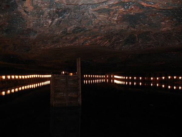 鹽礦裡面的隧道