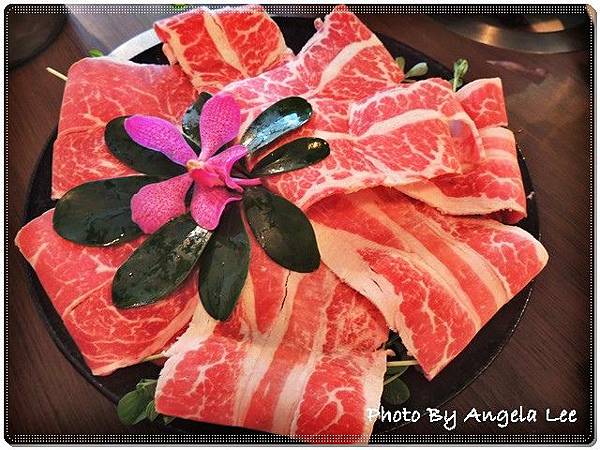 DSCN6817-豪情奔放-無骨牛小排+沙朗牛+雪花牛.JPG DSCN6817-豪情奔放-無骨牛小排+沙朗牛+雪花牛.JPG