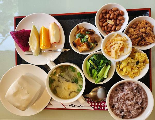 【花蓮吉安】金澤居民宿鄰近綠色隧道的田園風情綠建築x親子民