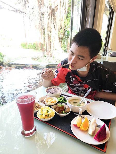 【花蓮吉安】金澤居民宿鄰近綠色隧道的田園風情綠建築x親子民