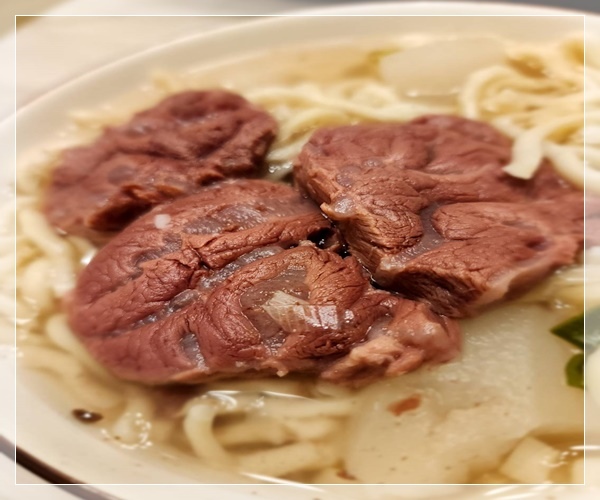 【桃園中壢】小巷子清燉牛肉麵(中壢店)☆巷弄美食x招牌牛肉拉