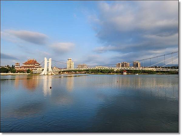 【桃園龍潭】The畔cafe&dining陽光、草地、落地