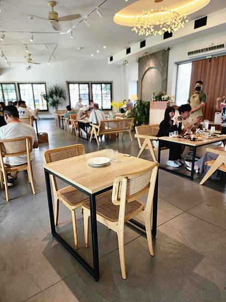 【桃園龍潭】The畔cafe&dining陽光、草地、落地