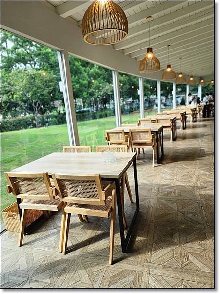 【桃園龍潭】The畔cafe&dining陽光、草地、落地