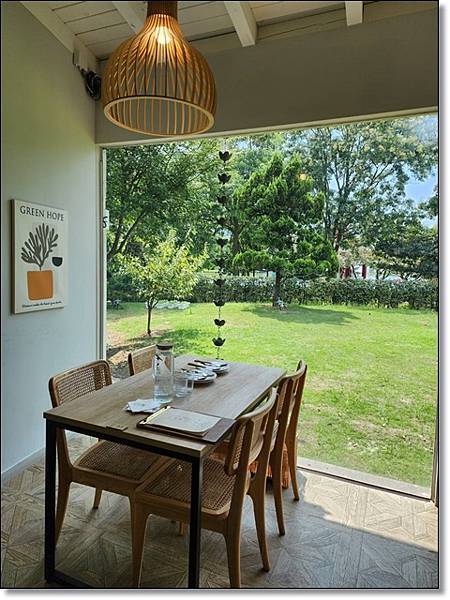 【桃園龍潭】The畔cafe&dining陽光、草地、落地