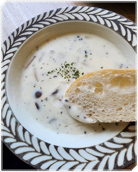 【桃園龍潭】The畔cafe&dining陽光、草地、落地