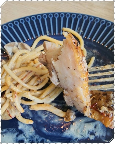 【桃園龍潭】The畔cafe&dining陽光、草地、落地