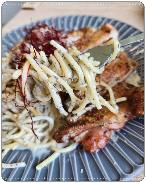 【桃園龍潭】The畔cafe&dining陽光、草地、落地