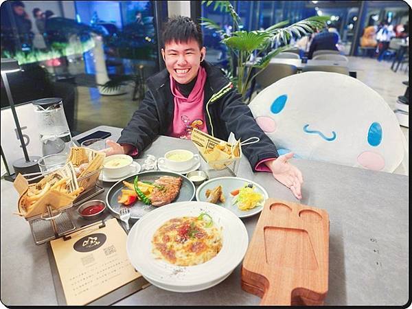 推薦【桃園龍潭】浪漫乳姑山《見山景觀咖啡廳》桃園最夯的夜景 推薦【桃園龍潭】浪漫乳姑山《見山景觀咖啡廳》桃園最夯的夜景