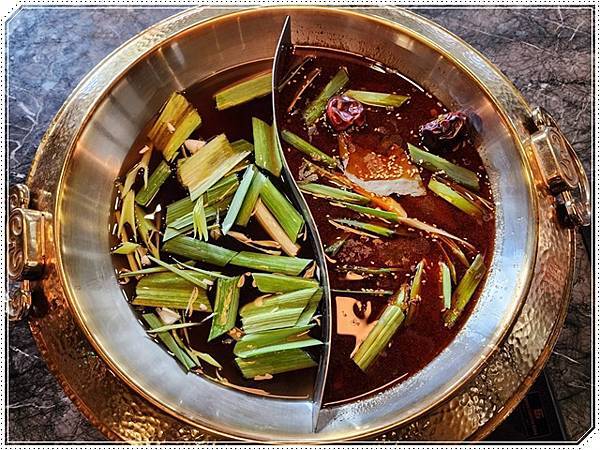 【台北美食】松江南京麻辣火鍋推薦《石‧撈麻辣鴛鴦鍋》頂級食 【台北美食】松江南京麻辣火鍋推薦《石‧撈麻辣鴛鴦鍋》頂級食